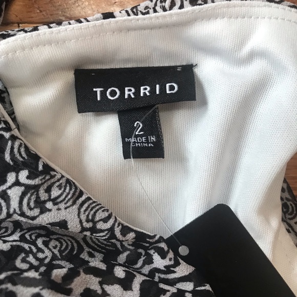 Torrid Maxi Ikot Chiffon Black White Dress 2 - Picture 5 of 7